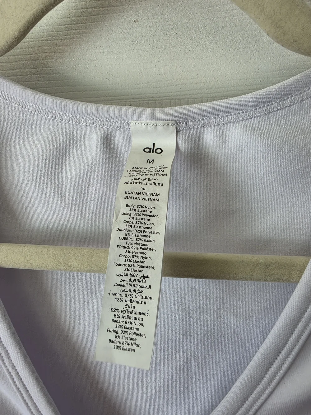 Alo Yoga airbrush keyhole cut out crop top Size Medium NWT